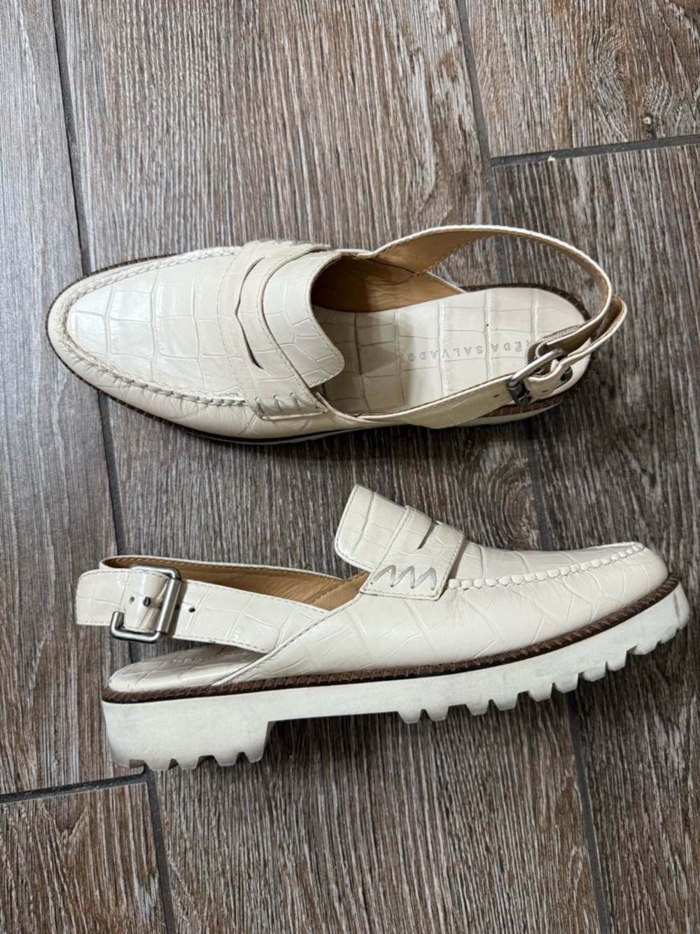 Freda Salvador Cream Croc-Embossed Slingback Loafers - size 9